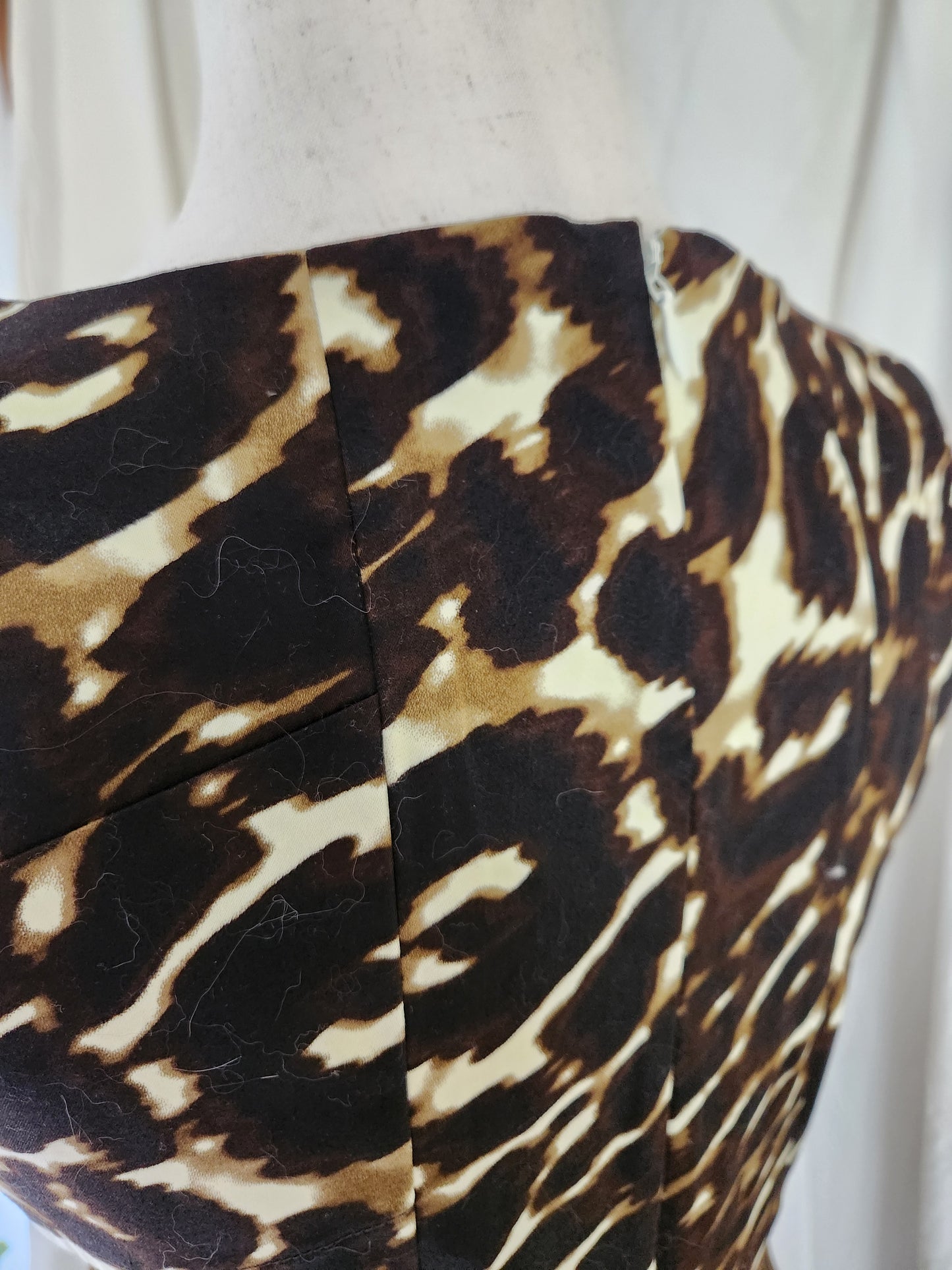 Size 6 Sleek Leopard Print Dress