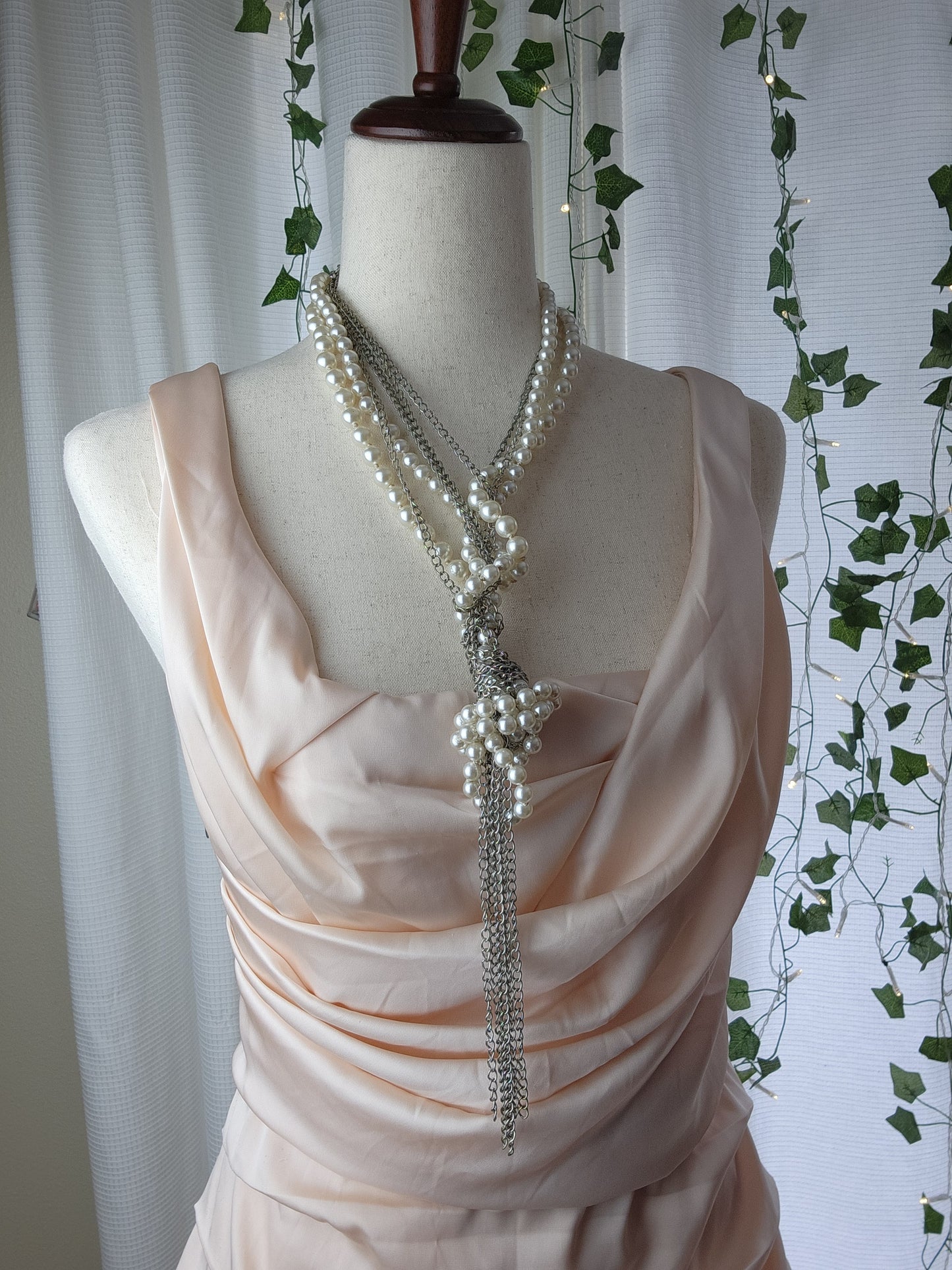 Tangled Design Pearl / Silver Necklace
