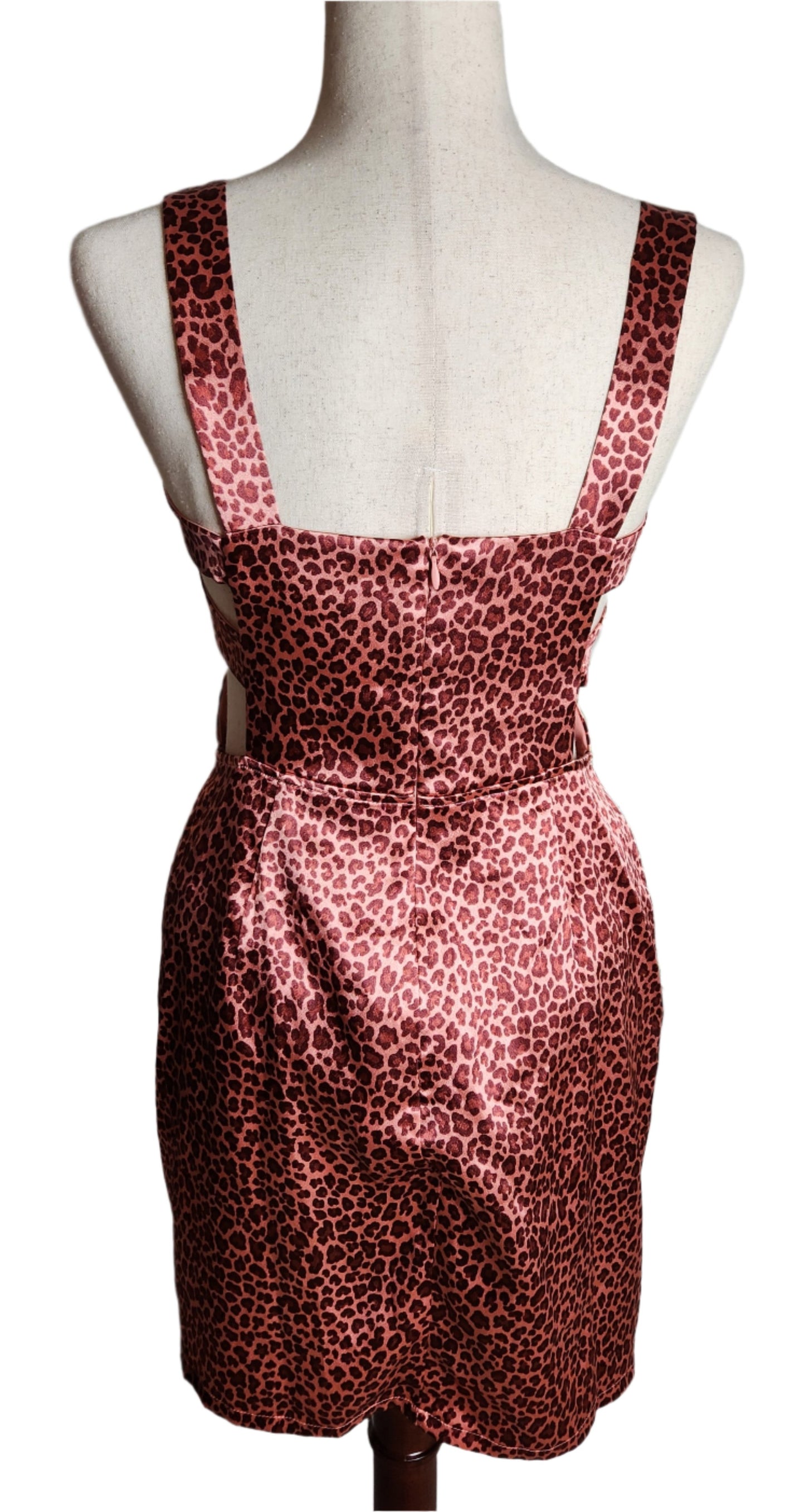 Size M Pink Leopard Print Cocktail Dress with Cutouts