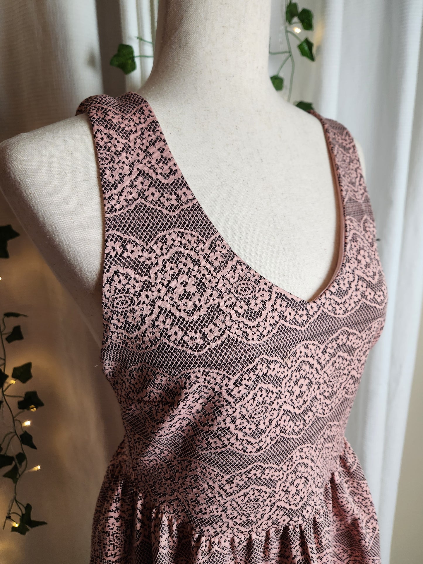 Size M Light Pink Sleeveless Dress by Pink Owl