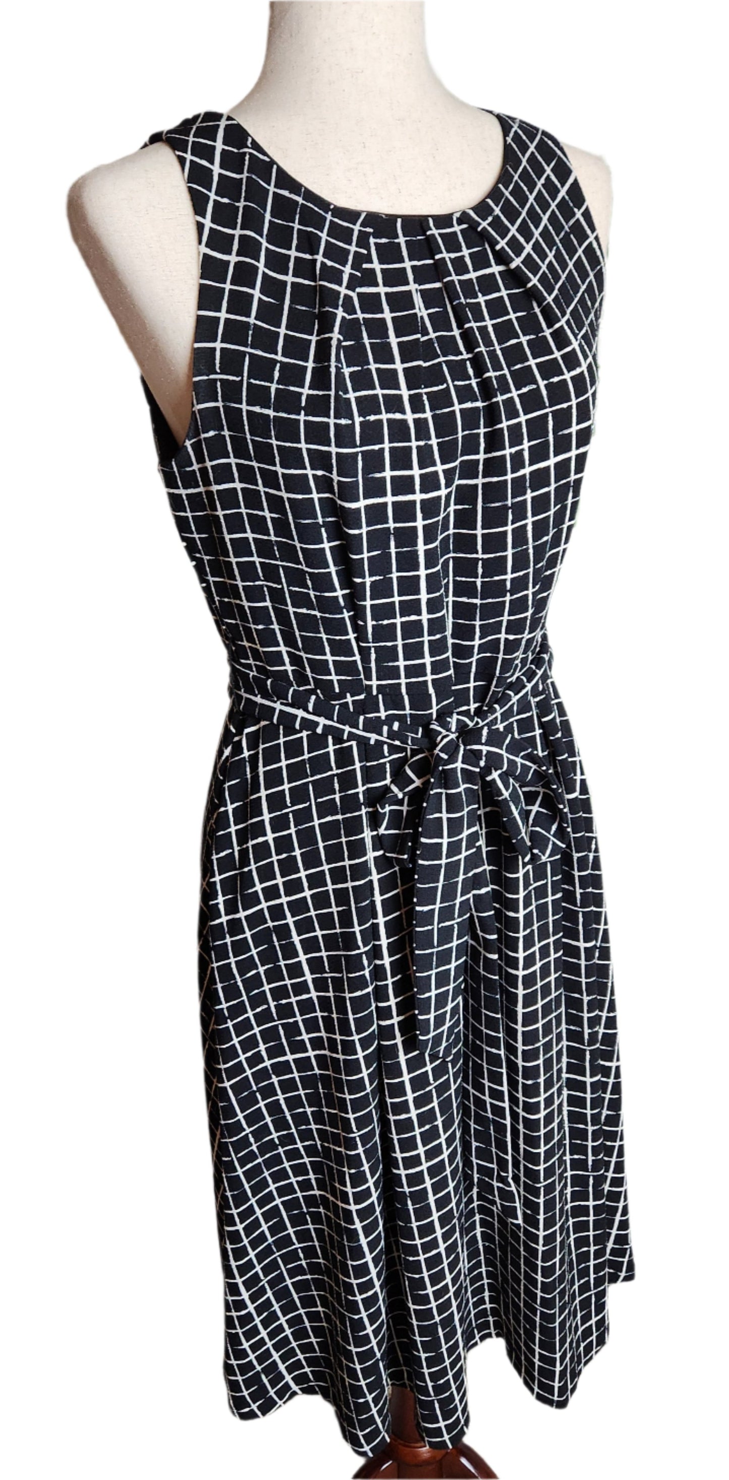 Size 8 Black w White Lines Dress by Elle