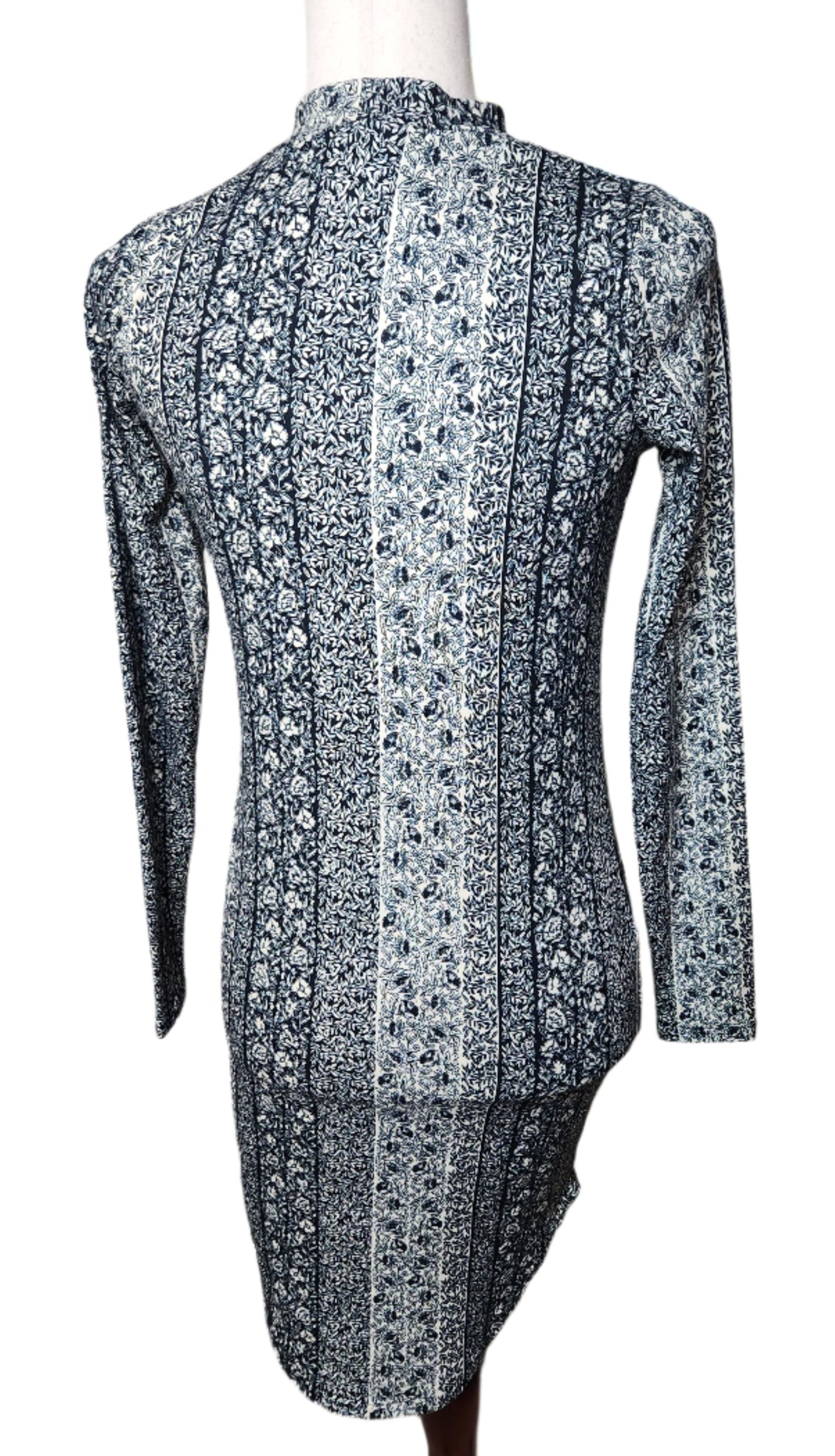 Size M Love Cameron Long-Sleeved Dress