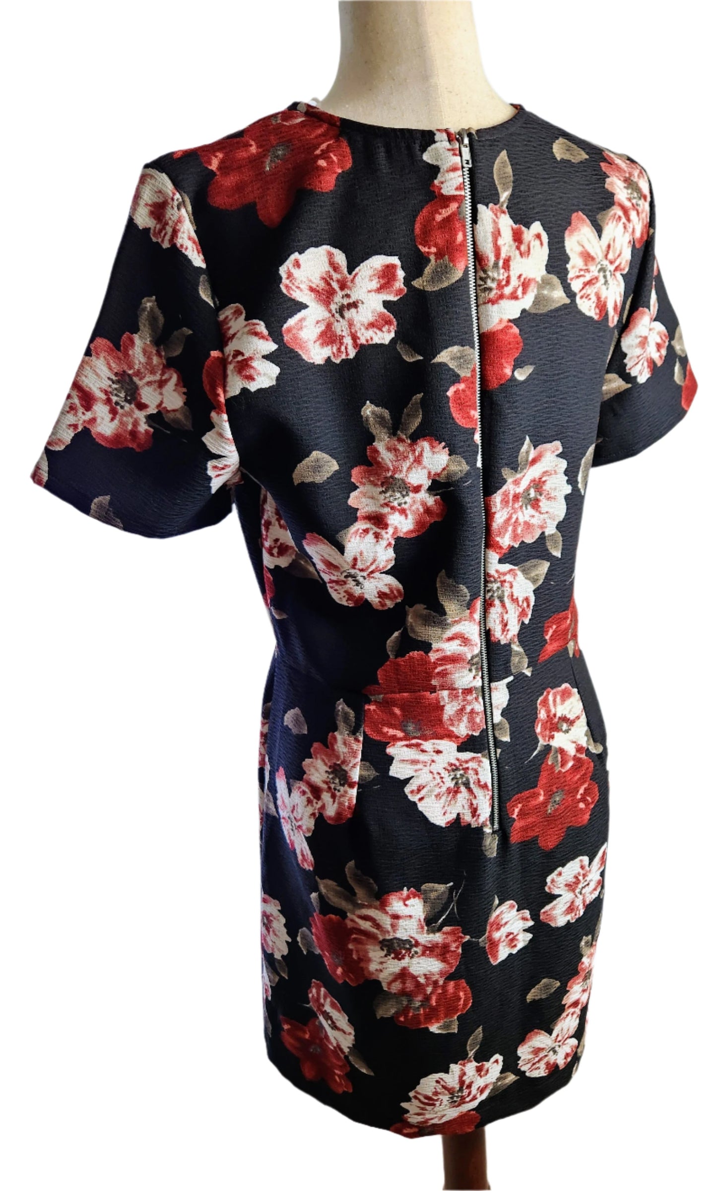 Size L Black Floral by Le Lis