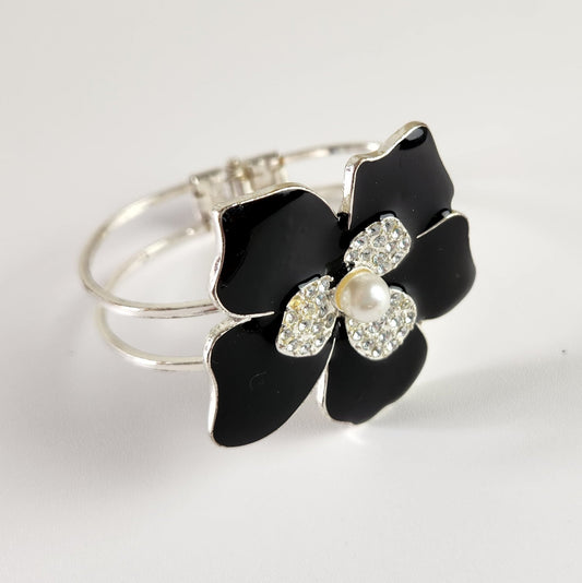 Black / White Blossom Bracelet