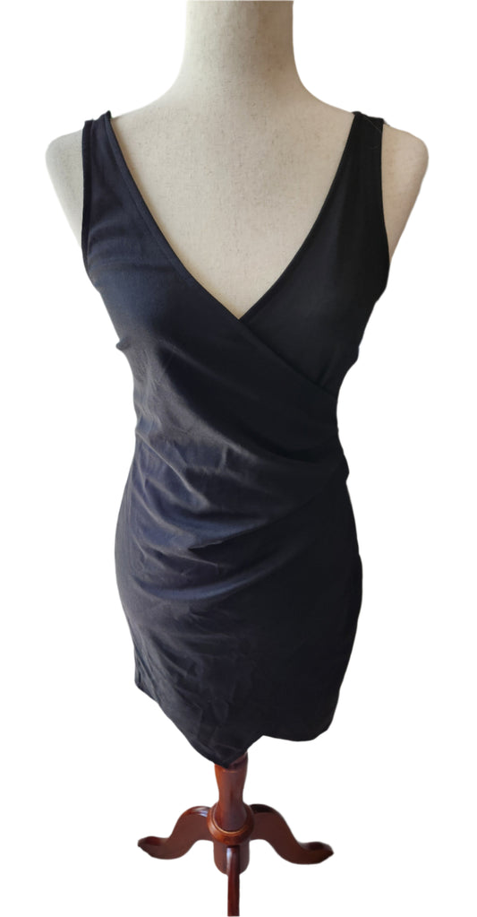 Size M Sleek Black Dress by Haute Monde