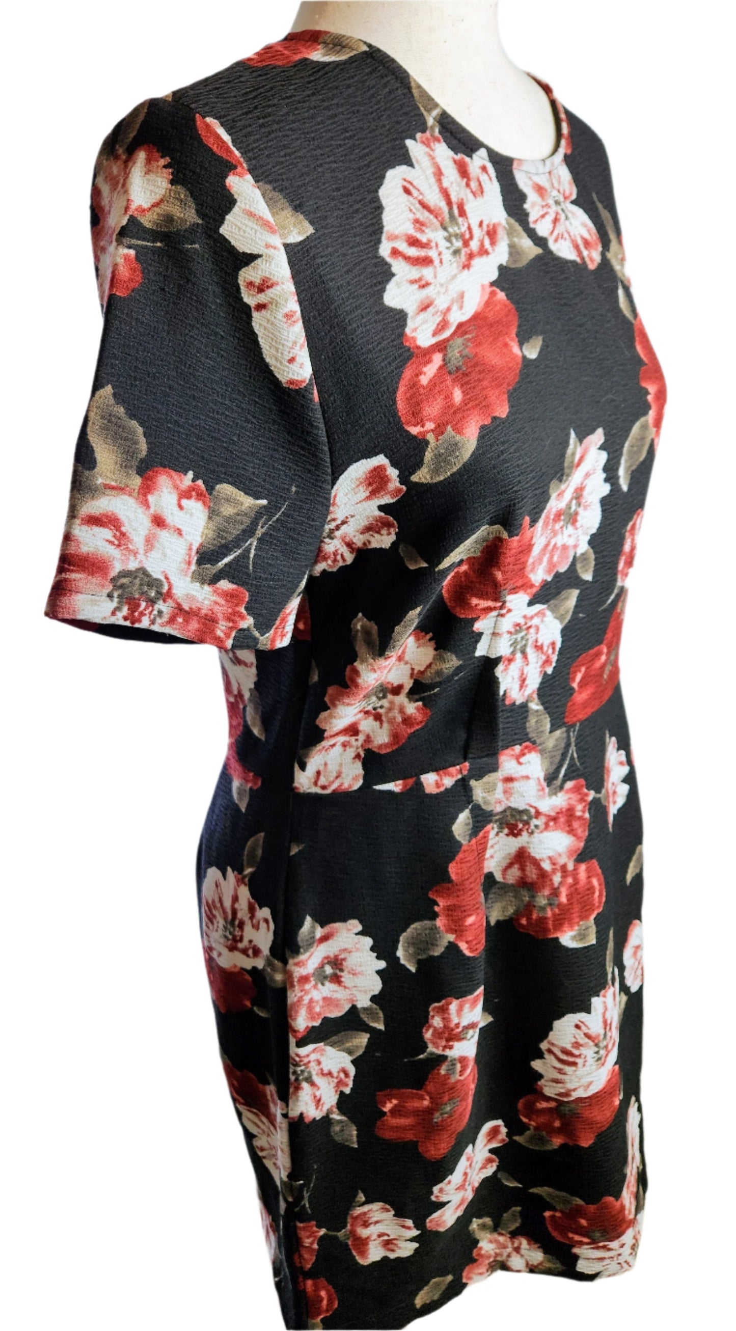 Size L Black Floral by Le Lis